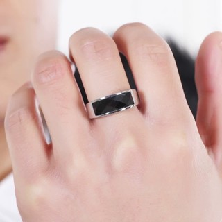 Nhẫn nam titan tròn đá đen vát cạnh bản 8mm không gỉ BY ACCESSORIES
