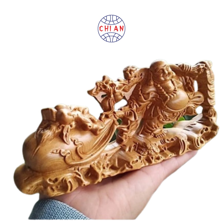 Tượng Di Lặc Kéo Bao Kích thước 20x9x6cm (ngang x cao x sâu) - Mang Tài Lộc Đến - Gỗ Bách Xanh Mùi Thơm Dịu