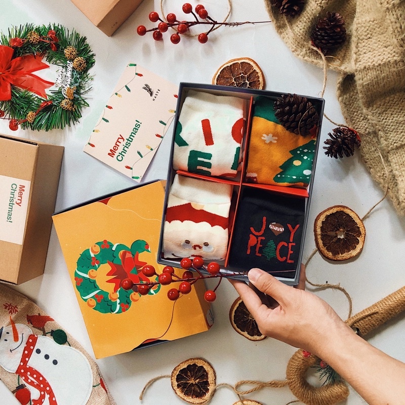 Set Combo Tất Vớ Giáng Sinh Cổ Cao 4 Đôi Đặc Biệt Quà Tặng Noel Giáng Sinh Dễ Thương Ấm Áp
