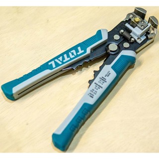 ĐỒ NGHỀ TOTAL Kềm tuốt dây điện tự động 3 IN 1 ( tước - cắt - uốn ) THT15246