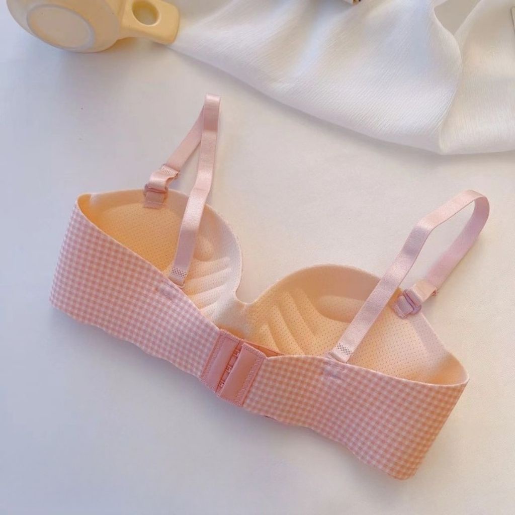 Áo ngực nữ đúc su không gọng không dây đệm mút bàn tay nâng ngực tạo khe sexy sang trọng  A923