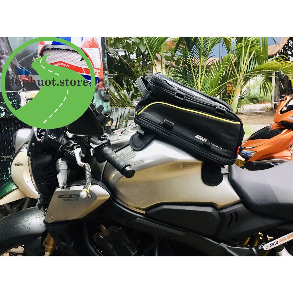 Túi đựng đồ hít nam châm GIVI EA130 dùng cho xem có bình xăng kim loại - dung tích 26 lít