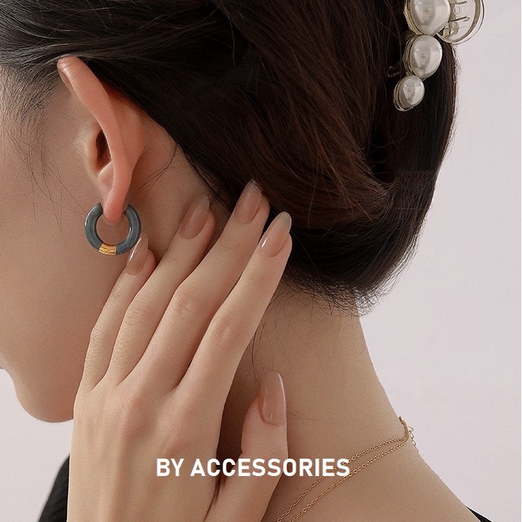 Bông tai nữ titan tròn màu sơn dầu vintage không gỉ WE2213