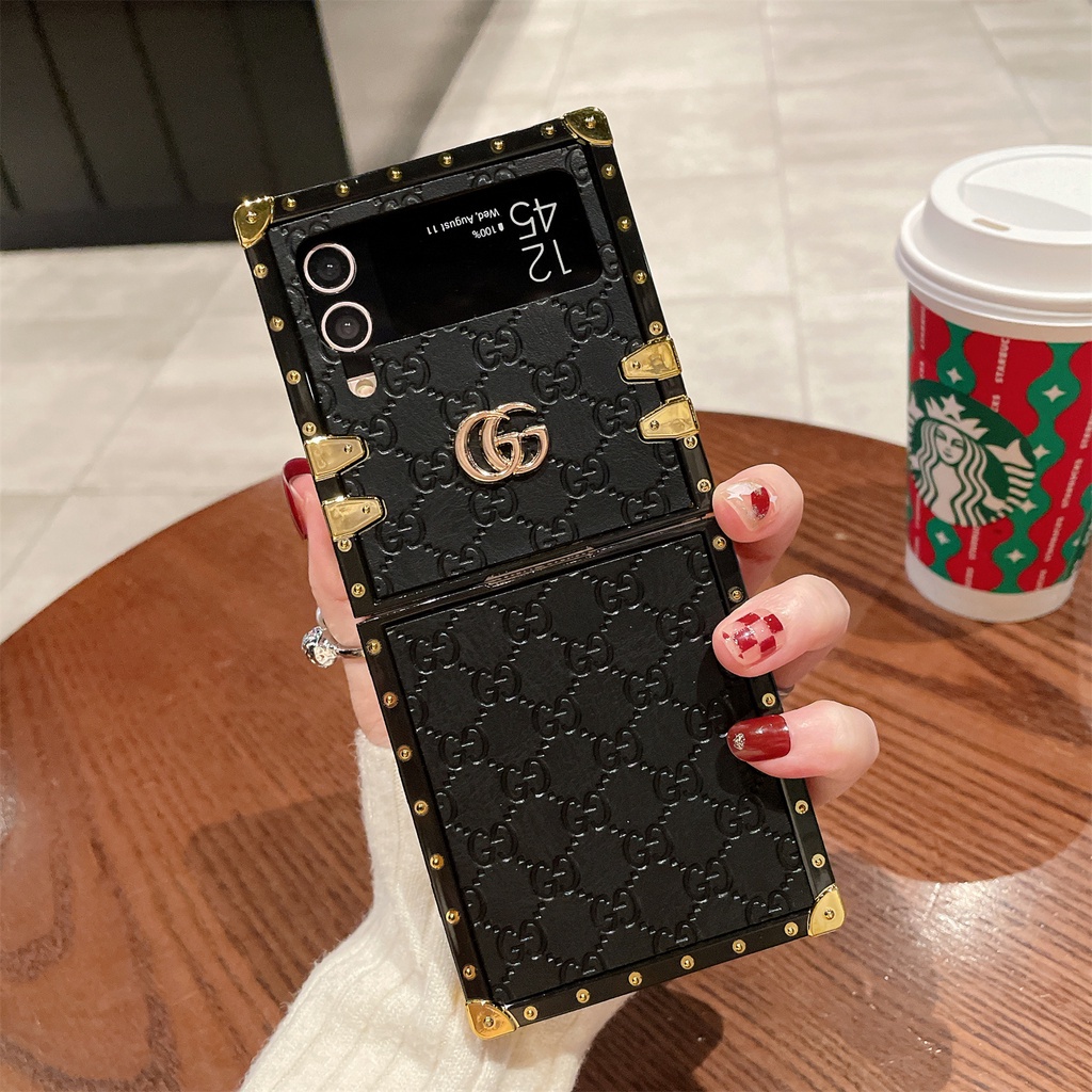 Classic L / / V Sang Trọng Thiết Kế Da PU Đứng Gấp Ốp Lưng Điện Thoại Samsung Galaxy Z Flip7 Ốp Lưng Chống Trầy Xước ShookProof Dành Cho Z Flip 3 4 5 6 7 7FE Vuông Vỏ Điện Thoại Di Động Bảo Vệ