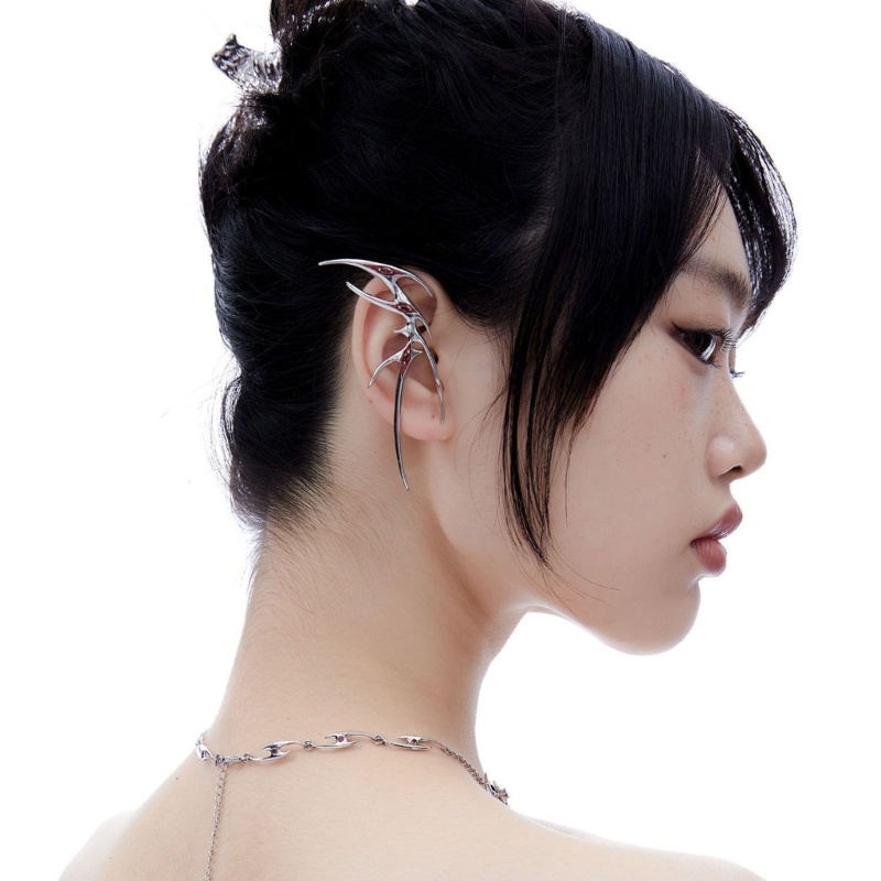 Bướm Kẹp Tai Màu Đỏ Phong Cách Punk Thoáng Mát