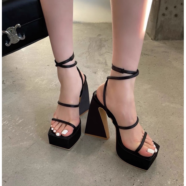 Giày cao gót vuông 2 dây style âu mỹ--Chân gầy nên LÙI SIZE NHÉ MN Có size 40-41 lien he nhé