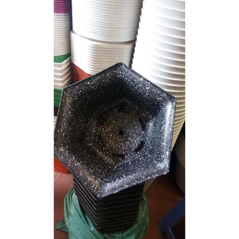 (32x22cm) Chậu nhựa lục giác LG19 vân giả đá đen/Trắng/Đỏ viền hoa văn nổi loại 1 dày, cứng, đẹp,hàng sẵn ạ