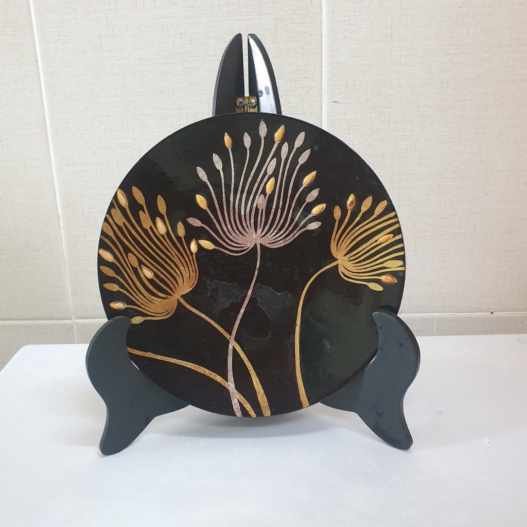 Chân Đế trưng bày dĩa, tranh, khung ảnh băng gỗ phủ sơn mài | Shopee Việt  Nam