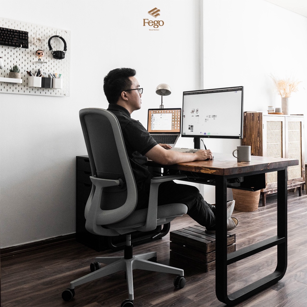 Ảnh Bàn chân uốn cong FEGO gỗ thông tự nhiên dành cho văn phòng, học tập, làm việc 1