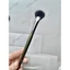 Cọ hightlight quạt nhỏ cán màu rêu úa và đen mới về đánh bắt sáng dễ dàng