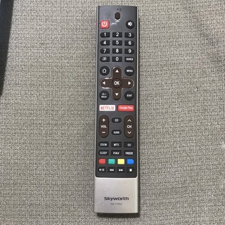 Điều khiển tivi skyworth smart hàng tốt có giọng nói, tặng kèm pin !