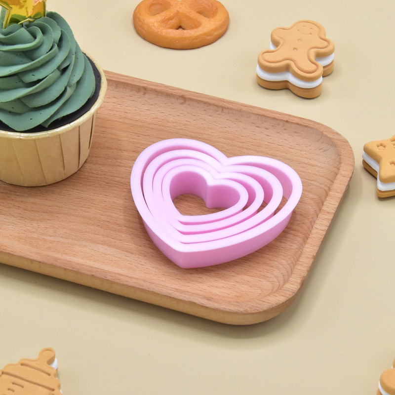 Set 4 Khuôn Làm Bánh Quy Tạo Hình Trái Tim Dễ Thương