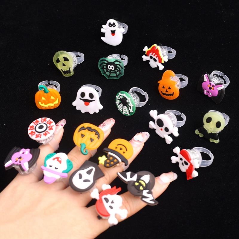 Set 10 Nhẫn Halloween Phát Sáng Hình Đầu Lâu / Bí Ngô Dễ Thương Cho Bé