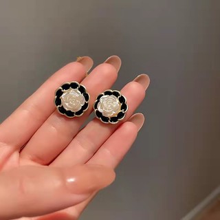 Bông Tai Hình Hoa Trà Phong Cách Retro Đơn Giản Độc Đáo