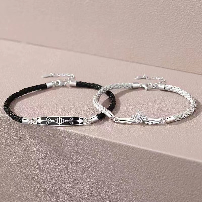Cặp Vòng Tay Công Chúa Và Hiệp Sĩ Cổ Điển Cho Cặp Đôi