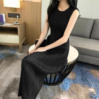 Đầm Miyake xếp ly màu xám mỏng, phong cách Chanel, phù hợp cho mùa hè