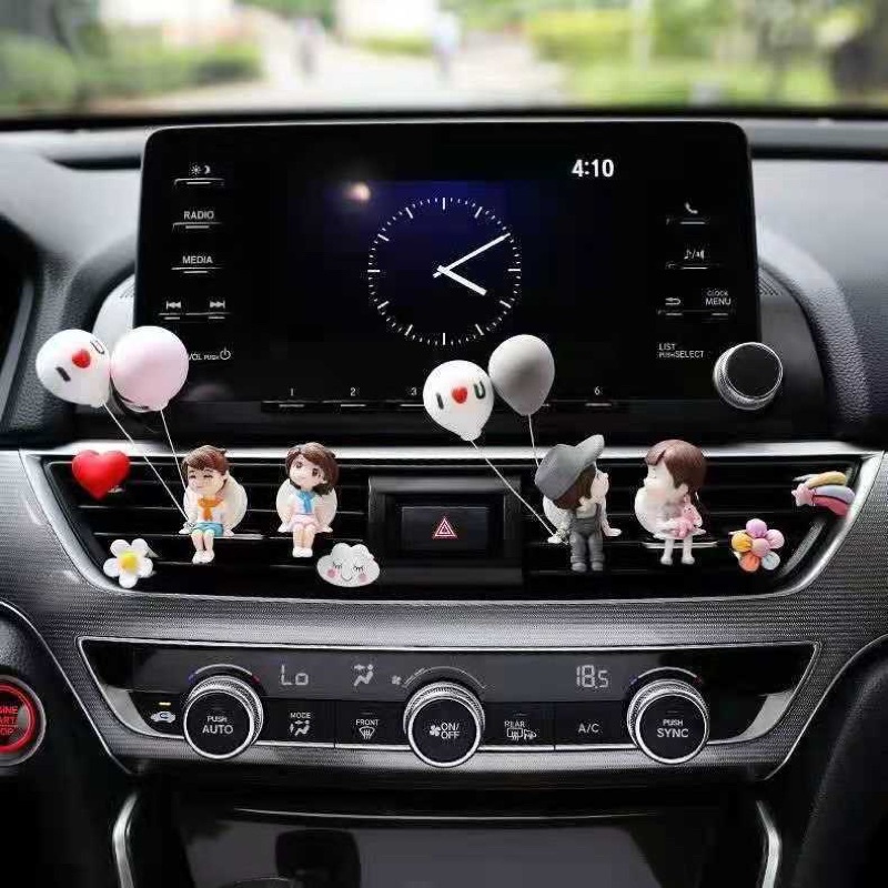 Ô tô Air Vent Doll Trang trí hạt nước hoa Phụ kiện nội thất Sẵn sàng giao hàng tại Thái Lan Giao hàng nhanh
