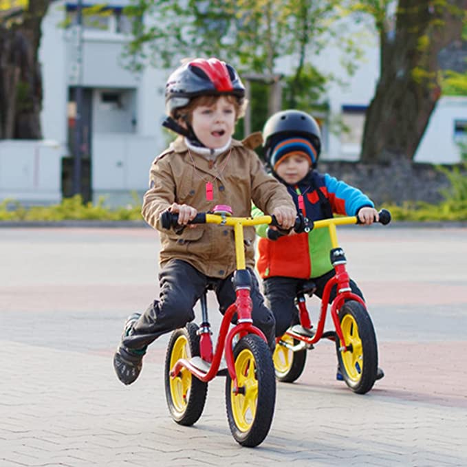 1 Còi Thổi Thể Thao Bằng Nhựa Có Dây Đeo Nhiều Màu Sắc Rực Rỡ Cho Bé