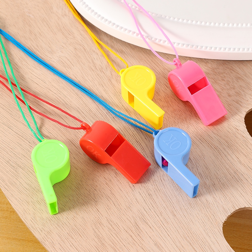 1 Còi Thổi Thể Thao Bằng Nhựa Có Dây Đeo Nhiều Màu Sắc Rực Rỡ Cho Bé