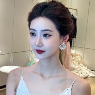 Khuyên Tai Chữ C Đính Ngọc Trai Sang Trọng Phong Cách Hàn Quốc