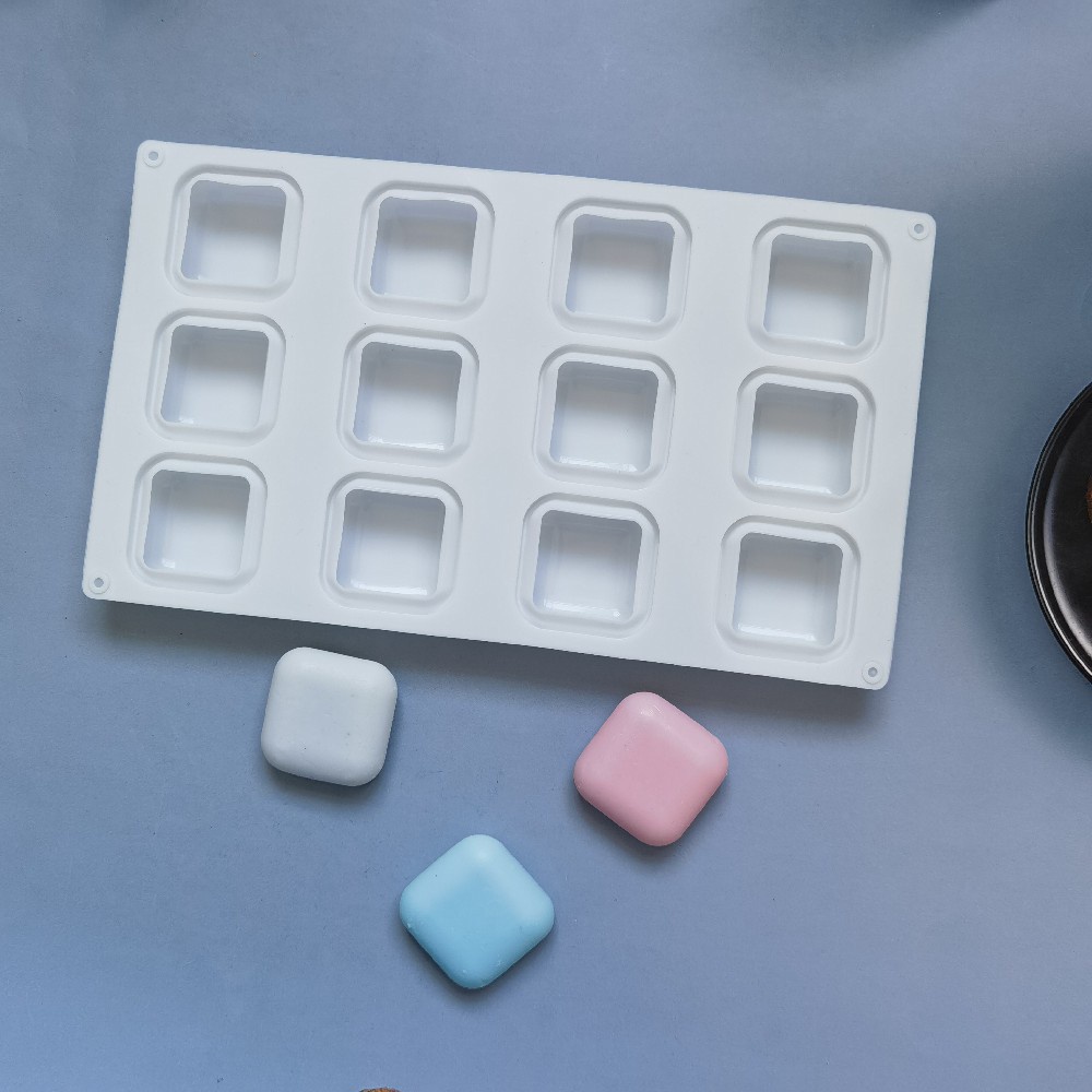 Khuôn Silicone 12 Ngăn Tạo Hình Góc Tròn / Vuông Làm Bánh / Xà Phòng / Pudding DIY