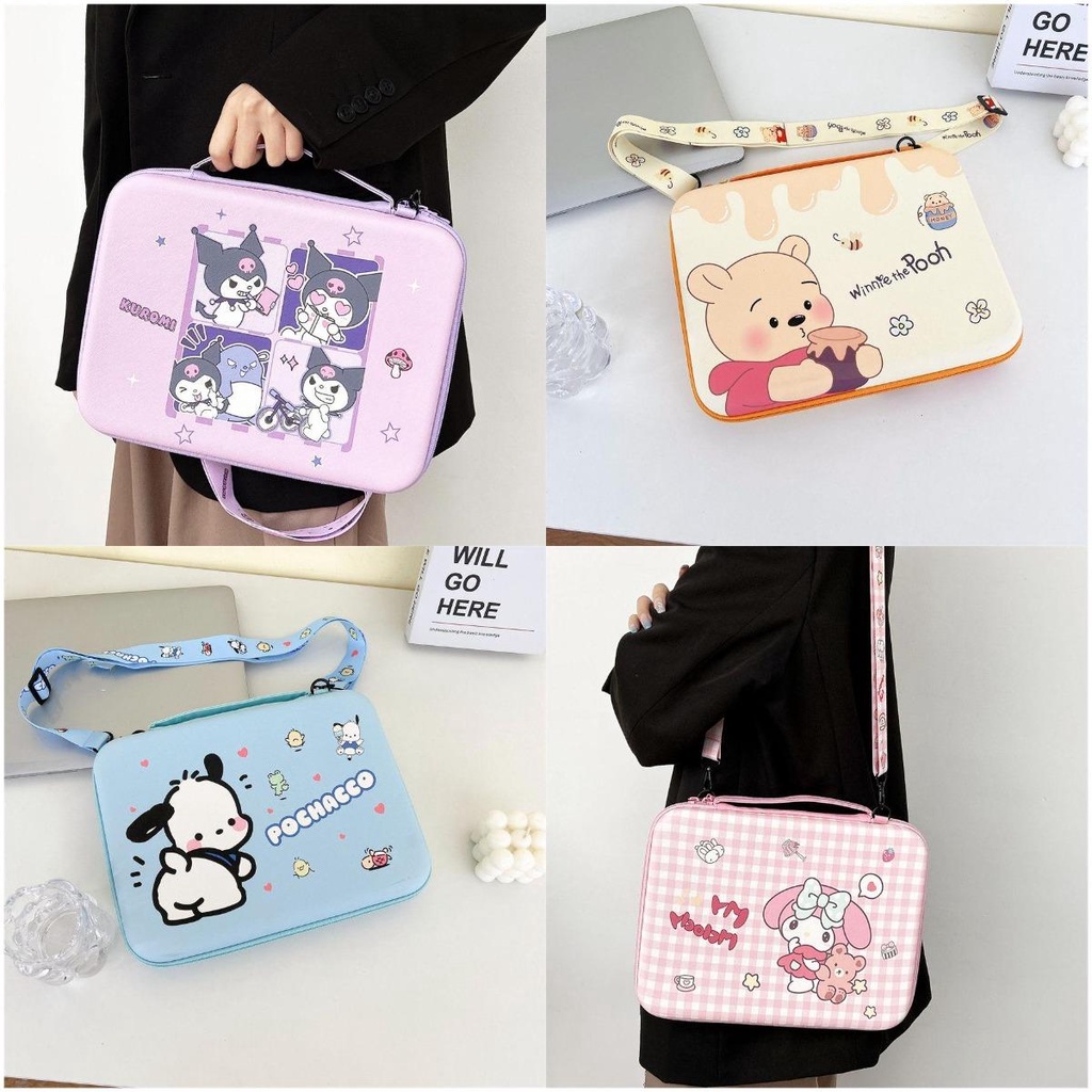 Túi Đựng Máy Tính Bảng Bằng Da PU Chống Nước In Hình Winnie the Pooh Dễ Thương Có Dây Đeo Cổ Cho Ipad 11-13 "