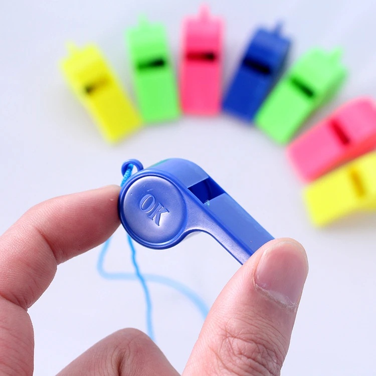 1 Còi Thổi Thể Thao Bằng Nhựa Có Dây Đeo Nhiều Màu Sắc Rực Rỡ Cho Bé