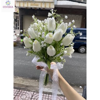 Hoa cưới cầm tay cho cô dâu từ tulip và baby trắng tinh khôi-CEVERIA.