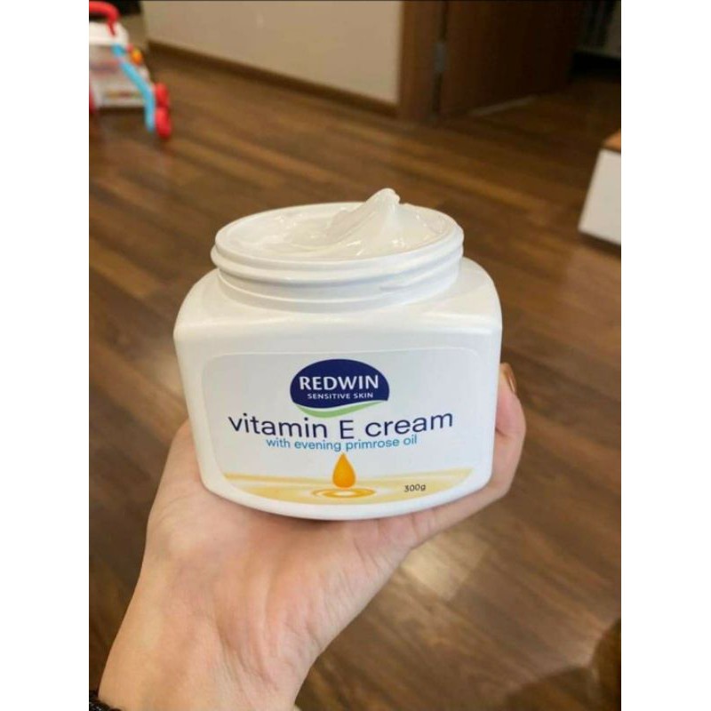 Kem Dưỡng Da Vitamin E và tinh dầu hoa anh thảo giúp da mềm mịn, trắng sáng Redwin Úc 330gr Chính Hãng