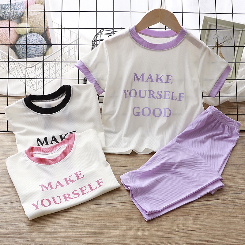 Phong Cách Mới Bé Gái Ice Silk Suit 90-160 Kích Thước Thoáng Khí Homewear Chữ Thời Trang Phiên Bản Hàn Quốc Tay Ngắn Thời Trang Quần Áo Trẻ Em SD3A
