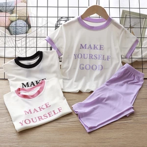 Phong Cách Mới Bé Gái Ice Silk Suit 90-160 Kích Thước Thoáng Khí Homewear Chữ Thời Trang Phiên Bản Hàn Quốc Tay Ngắn Thời Trang Quần Áo Trẻ Em SD3A
