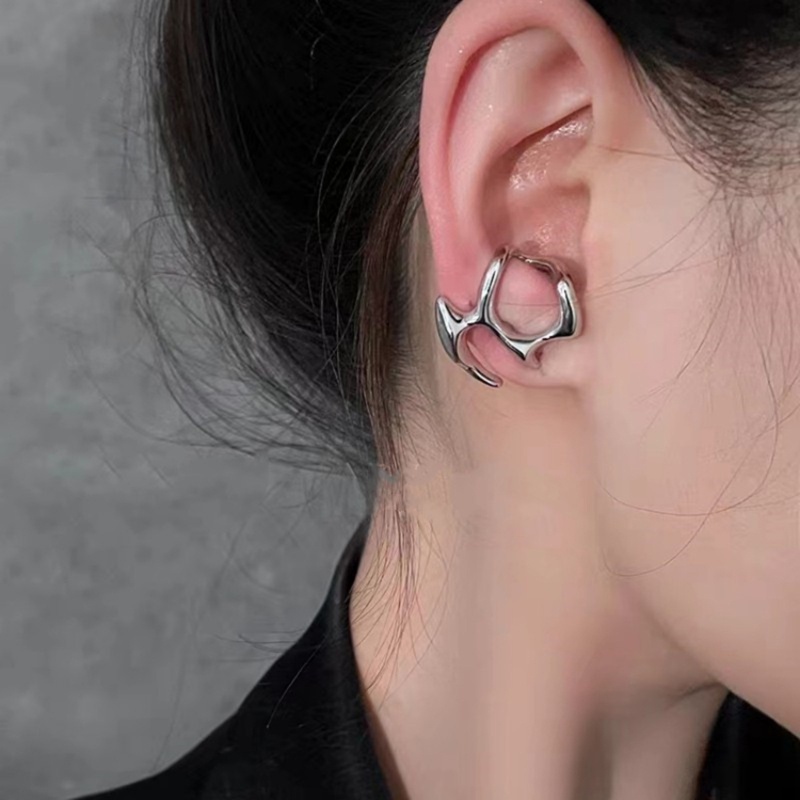 Dasbsug Màu Bạc Thiết Kế Độc Đáo Rỗng Không Đều Bông Tai Sinh Nhật Nữ