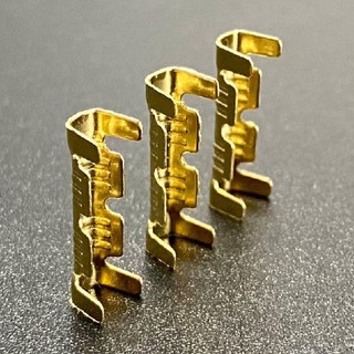 [Vận chuyển nhanh] THEHOMECO 50 / 100 / 200 chiếc Tab dây màu vàng Đầu nối dây Fascia