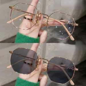 【-0°~-400°[Mới Gương Cận Thị Thay Đổi Màu Sắc Chống Ánh Sáng Xanh Dương Cho Nam Và Nữ