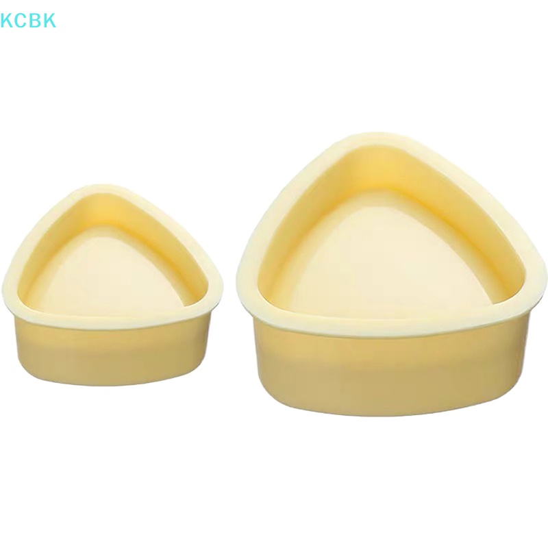 Khuôn cơm hình tam giác phong cách Nhật Bản