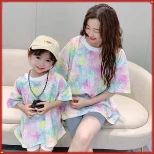 Mùa hè Phong cách mới Tie-Dye Áo thun ngắn tay 90-2XL Trang phục cha mẹ và con cái Họ ba và bốn phiên bản Hàn Quốc Thời trang giản dị Mẹ-Con gái F