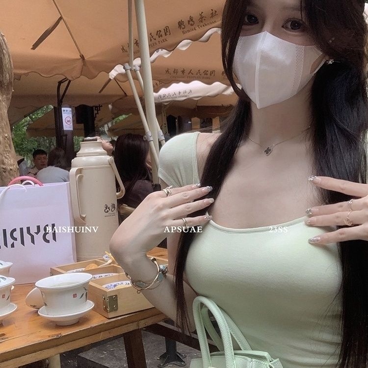 Hở lưng váy cổ vuông váy xẻ tà gợi cảm có dây quấn eo và váy ôm sát hông