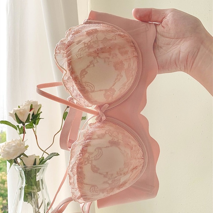 Áo Lót Nâng Ngực 3 / 4 Cúp Không Gọng Mềm Mại Phối Ren Thêu Hoa Xinh Xắn Thời Trang Cho Bạn Gái