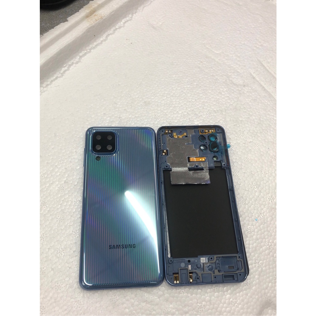 vỏ lưng xương sam sung m32(ko khay sim)
