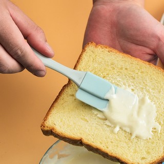 Bộ dụng cụ làm bánh 3 món silicon gồm chổi cọ quét dầu ăn, spatula trộn bột, phới dẹt silicone đánh trứng kem chịu nhiệt