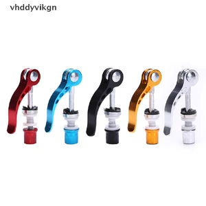 1 Khóa tháo nhanh được làm bằng hợp kim nhôm