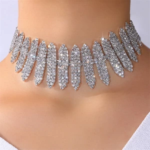 Hàng Mới Về 1 Vòng cổ Mặt Đá Kim Cương Hình Giọt Nước Sang Trọng