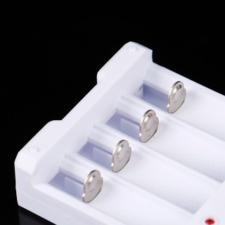 Bộ sạc Queenten 4 khe USB AAA và AA Bảo vệ ngắn mạch QT
