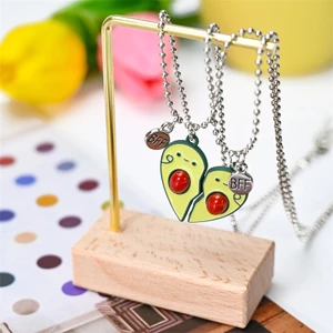 Bộ 2 Vòng cổ Mặt Hình Trái Bơ Dễ Thương Có Từ Tính