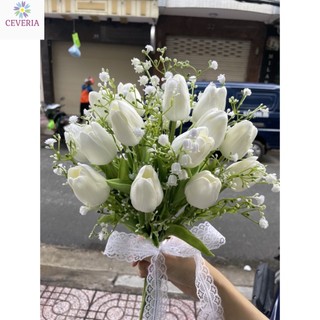 Hoa cưới cầm tay cho cô dâu từ tulip và baby trắng tinh khôi-CEVERIA.
