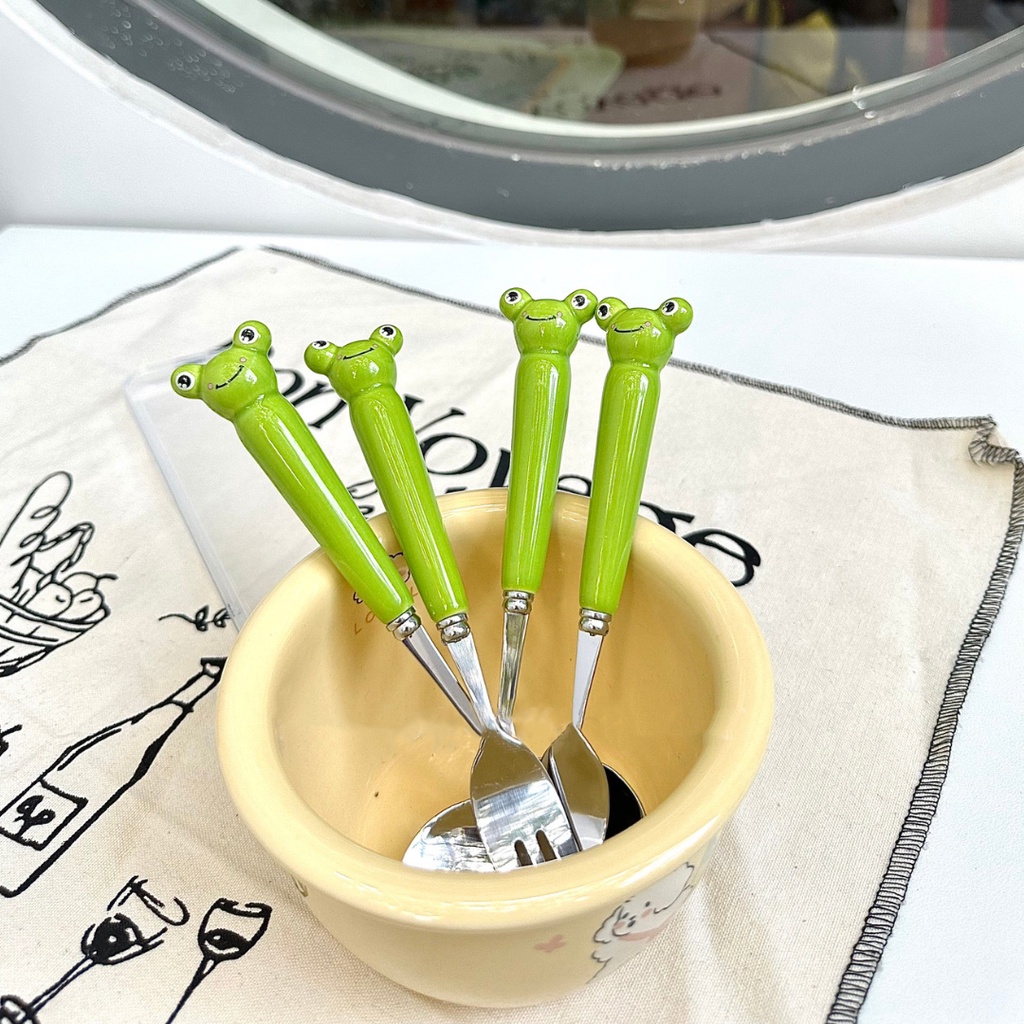 Bộ Muỗng Đũa Nĩa Bằng Sứ Inox Tạo Hình Ếch Con Cute - Bộ Đồ Ăn Trẻ Em Dễ Thương (Có Hộp Đựng)