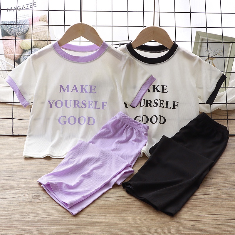 Phong Cách Mới Bé Gái Ice Silk Suit 90-160 Kích Thước Thoáng Khí Homewear Chữ Thời Trang Phiên Bản Hàn Quốc Tay Ngắn Thời Trang Quần Áo Trẻ Em SD3A
