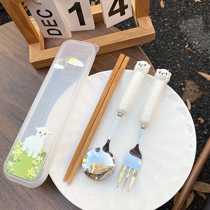 Bộ Muỗng Đũa Nĩa Inox Hình Alpaca Cute Có Hộp – Đồ Ăn Cá Nhân Mang Đi
