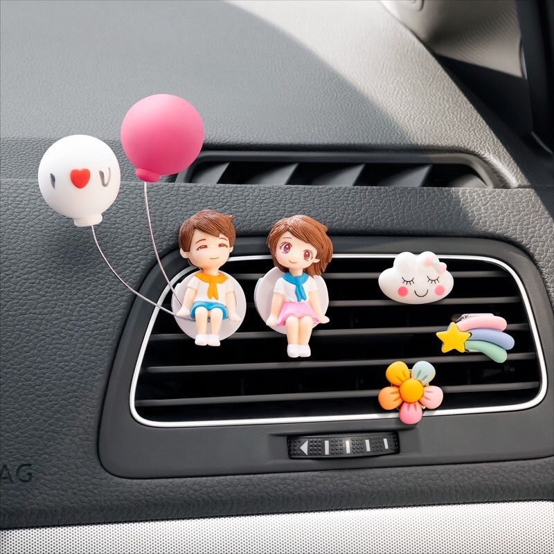 Ô tô Air Vent Doll Trang trí hạt nước hoa Phụ kiện nội thất Sẵn sàng giao hàng tại Thái Lan Giao hàng nhanh