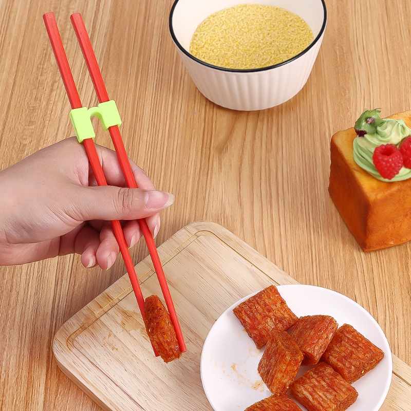 1 cái đũa trợ lý / kẹp tập đũa có thể tái sử dụng / giá đỡ bằng nhựa cho trẻ em người lớn mới bắt đầu / đồ dùng nhà bếp thực tế